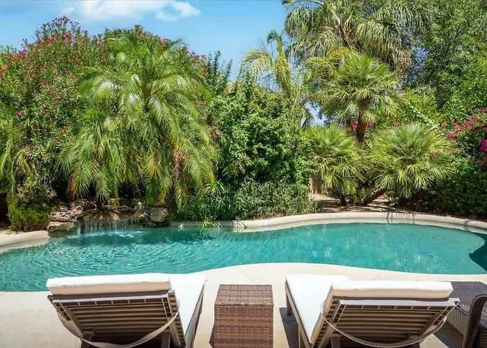 Scottsdale Escape - Pool, Spa, Firepit, & Pool Table *
