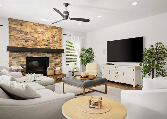 Scottsdale Escape - Pool, Spa, Firepit, & Pool Table *