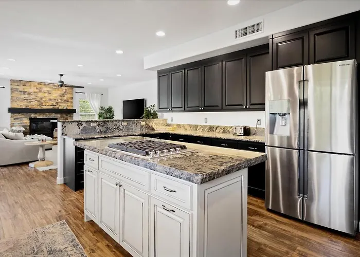 Scottsdale Escape - Pool, Spa, Firepit, & Pool Table Ferienhaus
