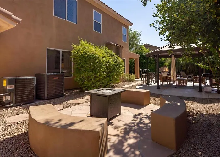 Scottsdale Escape - Pool, Spa, Firepit, & Pool Table *