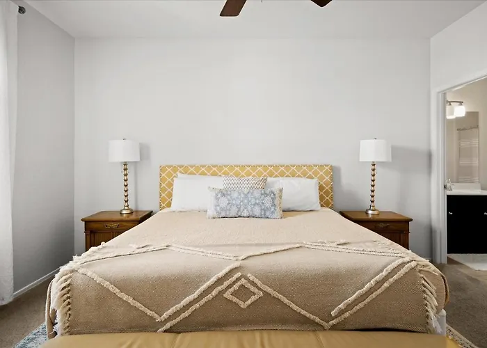Scottsdale Escape - Pool, Spa, Firepit, & Pool Table