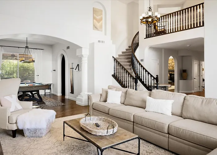 Scottsdale Escape - Pool, Spa, Firepit, & Pool Table *